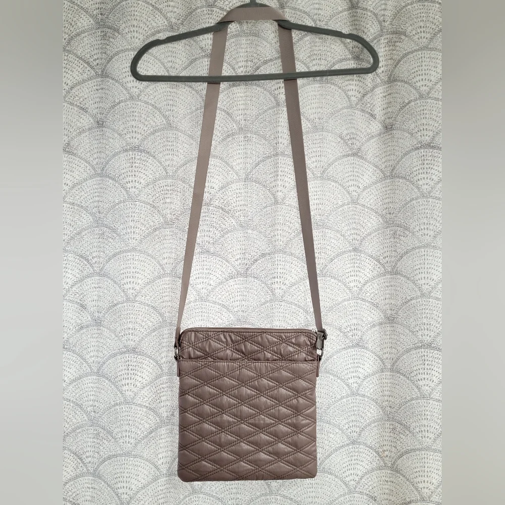 Baggallini Rose Pink Metallic Quilted Crossbody "For Life's Journey" - Picture 13 of 15